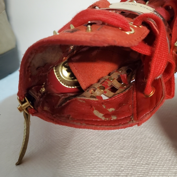 Michael Kors leather high studded sneakers w/zipper size 7. - Picture 4 of 6